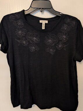 Ella Moss black S/S tee with floral embroidery NWOT Size M